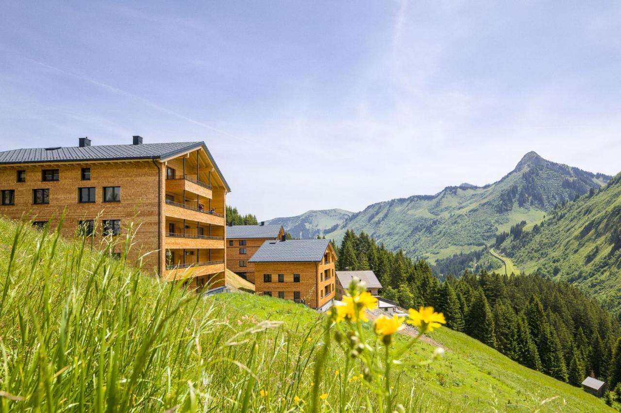 Alpenstolz Damuels Haus 3 - Stilvoll Urlauben In Den Bergen Appartement Buitenkant foto