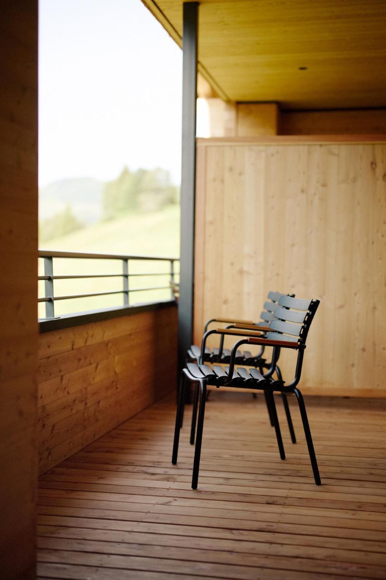 Alpenstolz Damuels Haus 3 - Stilvoll Urlauben In Den Bergen Appartement Buitenkant foto